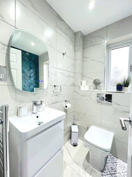 Quirky, Family Home In Glasgow Cardonald Exteriér fotografie