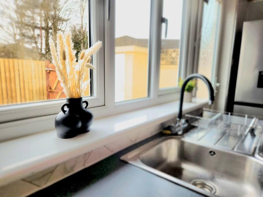 Quirky, Family Home In Glasgow Cardonald Exteriér fotografie