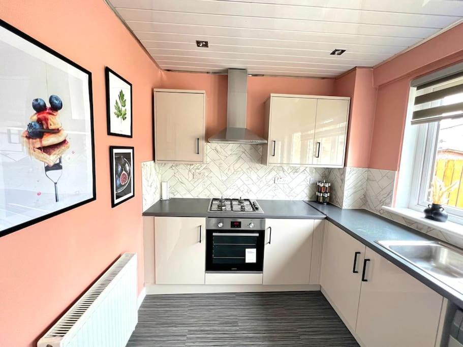 Quirky, Family Home In Glasgow Cardonald Exteriér fotografie