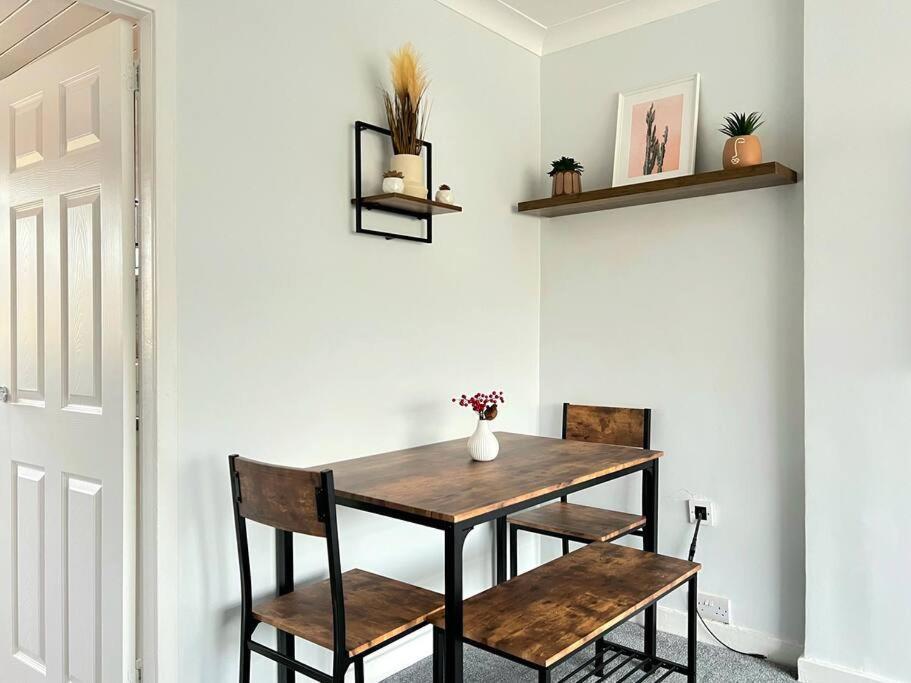 Quirky, Family Home In Glasgow Cardonald Exteriér fotografie