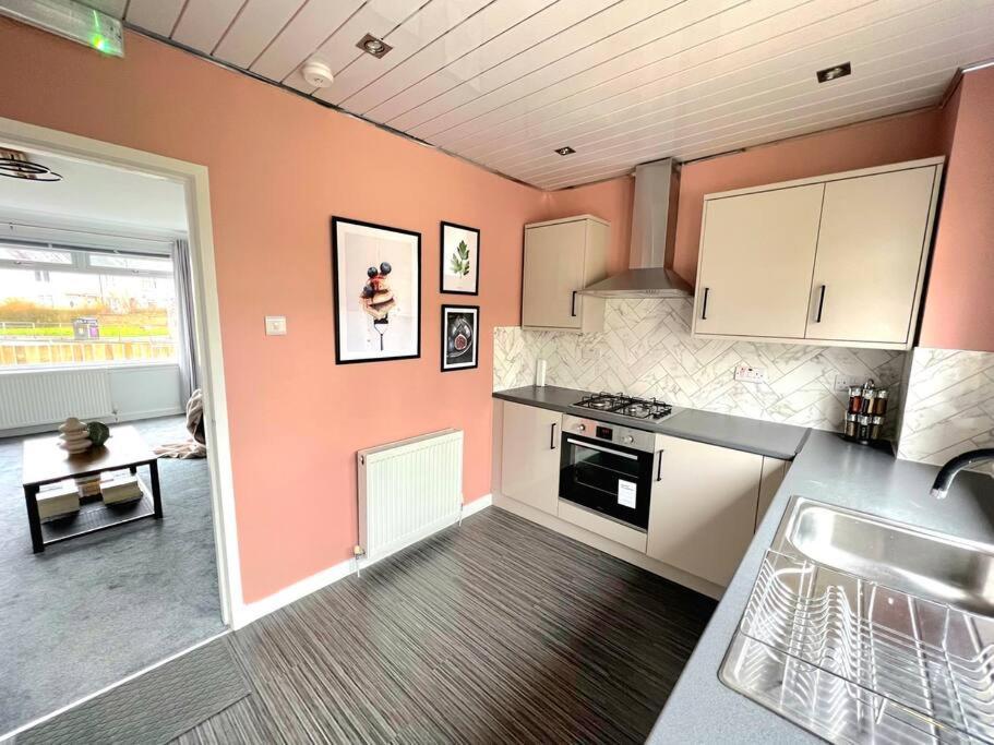 Quirky, Family Home In Glasgow Cardonald Exteriér fotografie