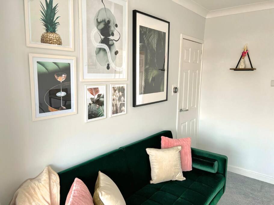 Quirky, Family Home In Glasgow Cardonald Exteriér fotografie